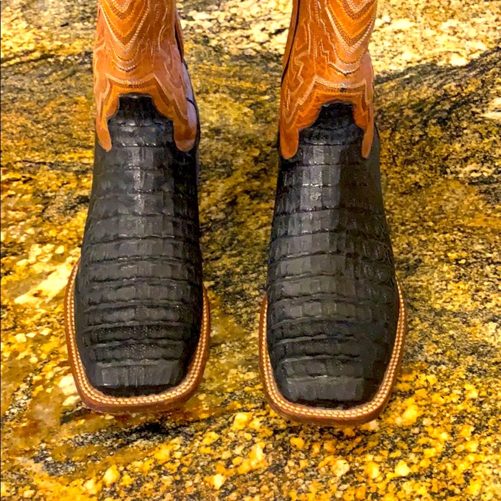 Cayman black boots